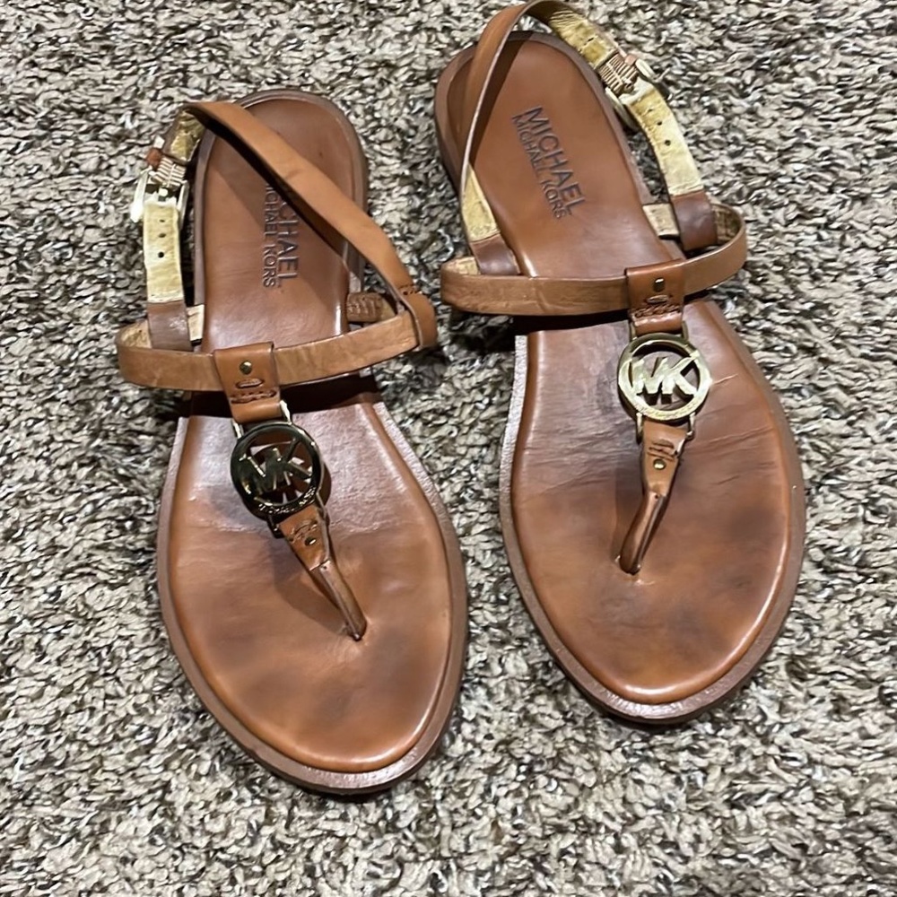 MICHAEL KORS flat sandals size 6.5 EUC